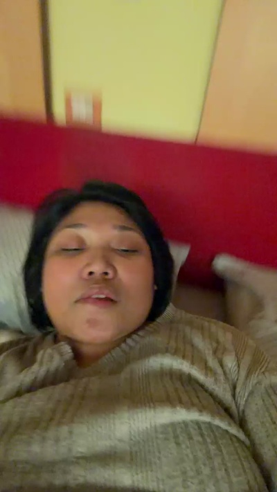 Aiyeshot00 webcam femeie live din Italia