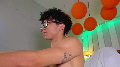 Akaza_ live cam on Cam4