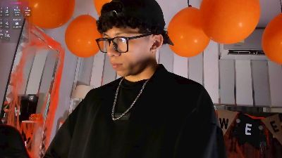 Akaza_ live cam on Cam4