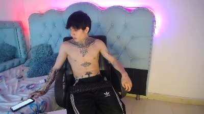 AkiraTattoo live cam on Cam4