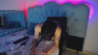 AkiraTattoo live cam on Cam4