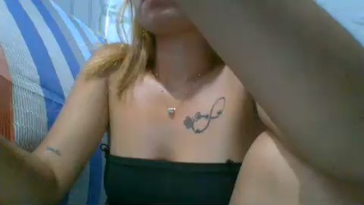 Akirah25 live cam on Cam4