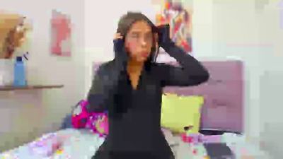 Alaia_wish live cam on Cam4