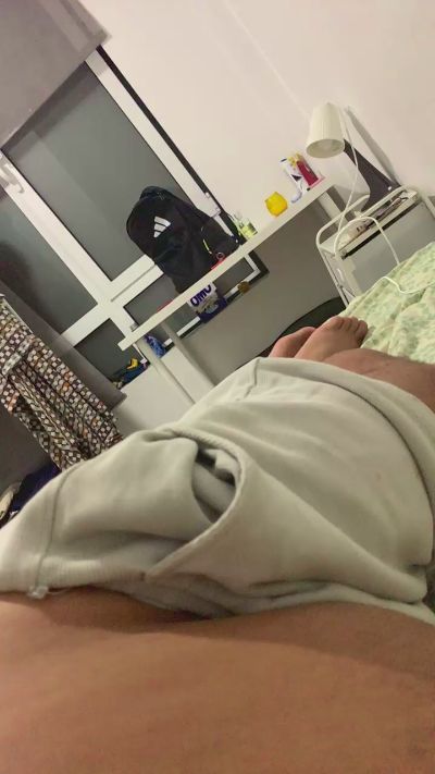 Alan988 live cam on Cam4