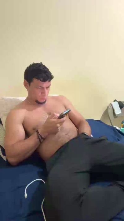 AlanTllz live cam on Cam4