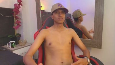 Alan_Colthon live cam on Cam4
