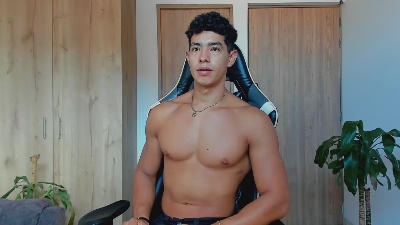 Alan_Pitt1 live cam on Cam4