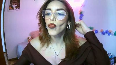 AlanaV live cam on Cam4