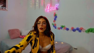 AlanaV live cam on Cam4