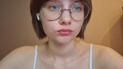AlanaWademan live cam on Cam4
