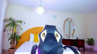 Alana__dolls_ live cam on Cam4