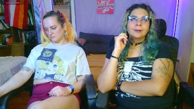 AlaniandLea live cam on Cam4