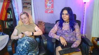 AlaniandLea live cam on Cam4