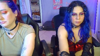 AlaniandLea live cam on Cam4