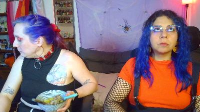 AlaniandLea live cam on Cam4