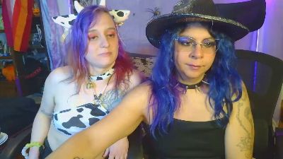 AlaniandLea live cam on Cam4