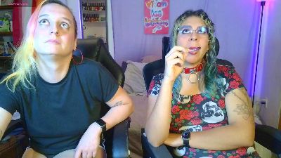 AlaniandLea live cam on Cam4