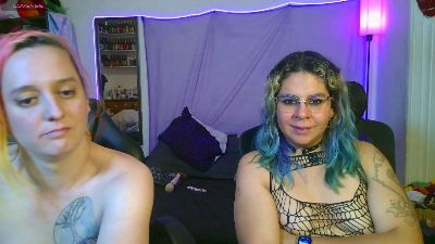 AlaniandLea live cam on Cam4
