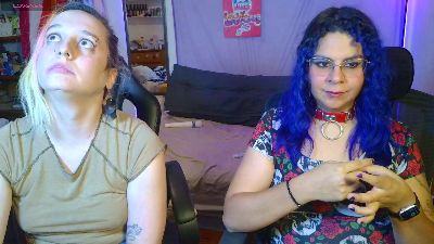 AlaniandLea live cam on Cam4