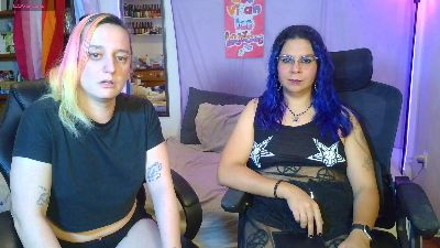 AlaniandLea live cam on Cam4