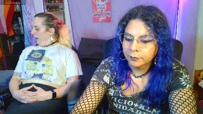AlaniandLea live cam on Cam4