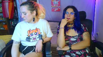 AlaniandLea live cam on Cam4