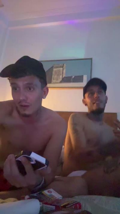 AlanyAdam live cam on Cam4