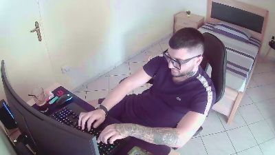 AlbanianFker21 live cam on Cam4