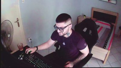AlbanianFker21 live cam on Cam4