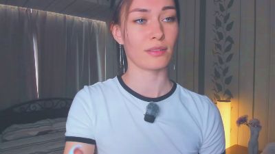 AlbertaHelley live cam on Cam4
