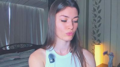 AlbertaHelley live cam on Cam4