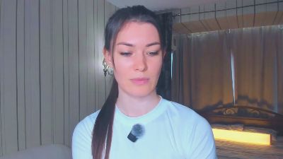 AlbertaHelley live cam on Cam4