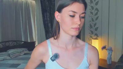 AlbertaHelley live cam on Cam4