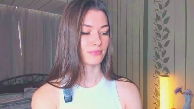 AlbertaHelley live cam on Cam4