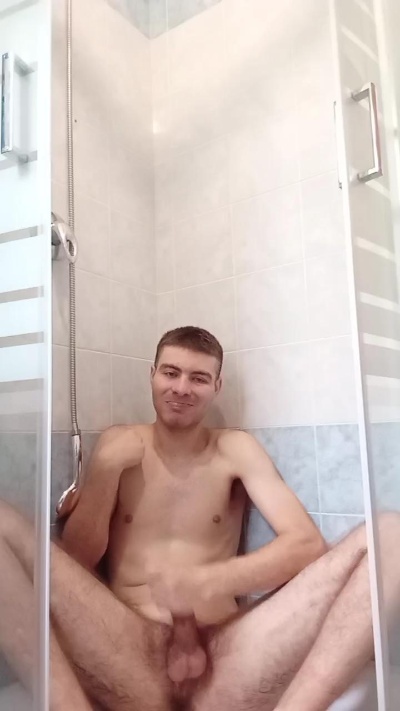 Albertoiuji live cam on Cam4