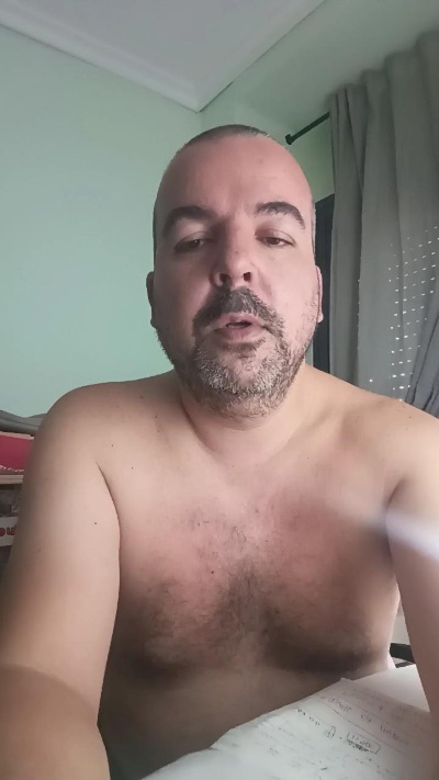 Albertovlc1982 live cam on Cam4