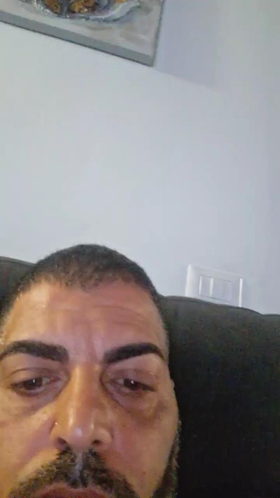 Ale8893 live cam on Cam4