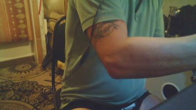 Ale_lick89 live cam on Cam4