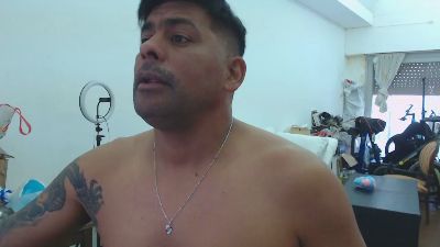 Ale_mhm live cam on Cam4