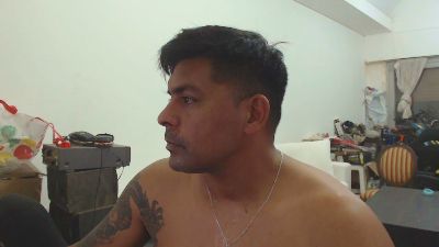 Ale_mhm live cam on Cam4