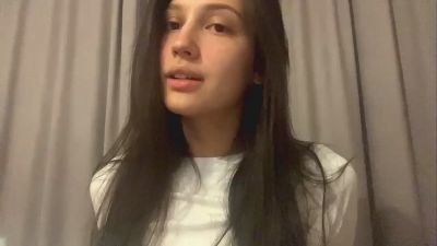 AleenGuckes live cam on Cam4