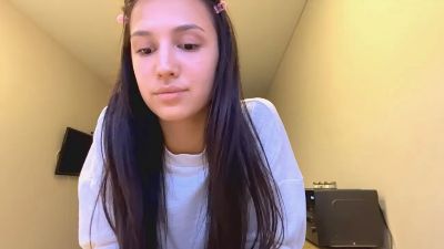 AleenGuckes live cam on Cam4