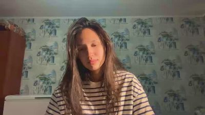 AleenGuckes live cam on Cam4