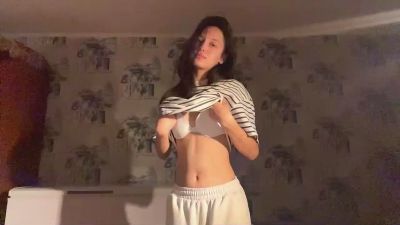 AleenGuckes live cam on Cam4