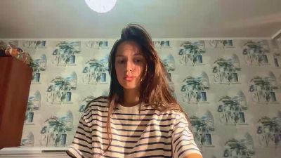AleenGuckes live cam on Cam4