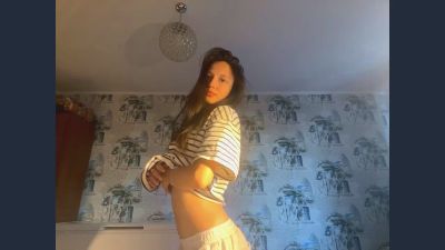 AleenGuckes live cam on Cam4