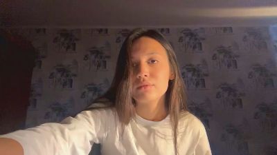 AleenGuckes live cam on Cam4
