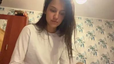 AleenGuckes live cam on Cam4
