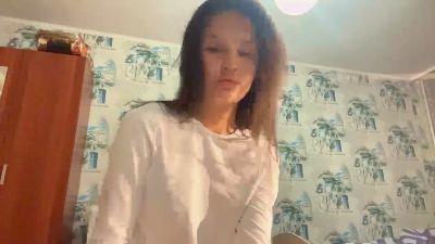 AleenGuckes live cam on Cam4