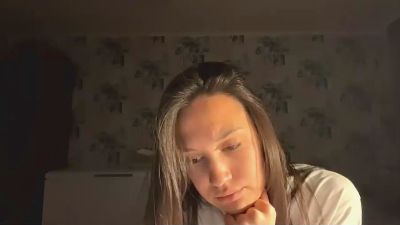 AleenGuckes live cam on Cam4